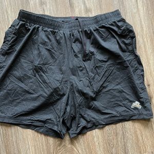 Tracksmith Session Shorts size L